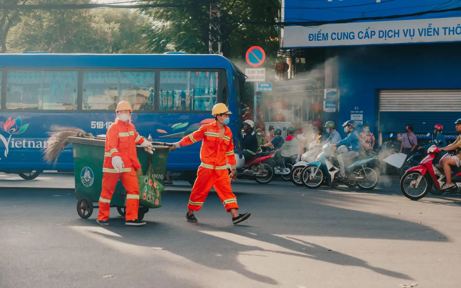 大连汽车服务平台开发技术架构与性能对比分析