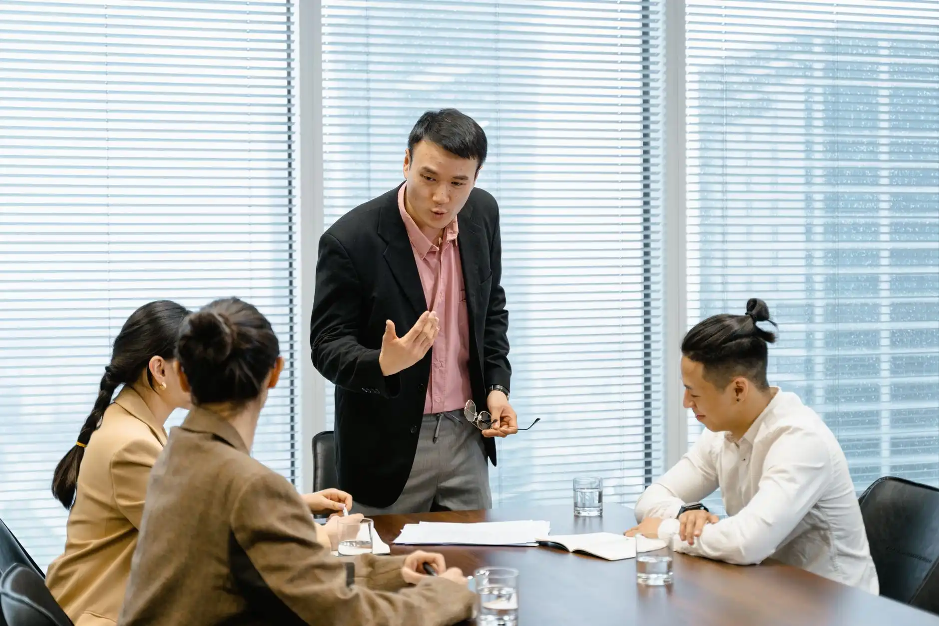 大连汽车服务平台开发：豆号科技如何构建高效资讯与交易系统