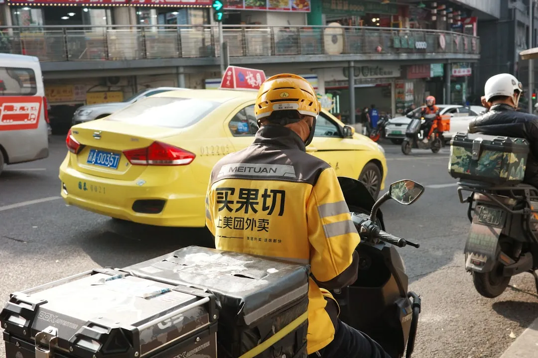 2025年汽车服务平台技术架构演进与大连研发实践