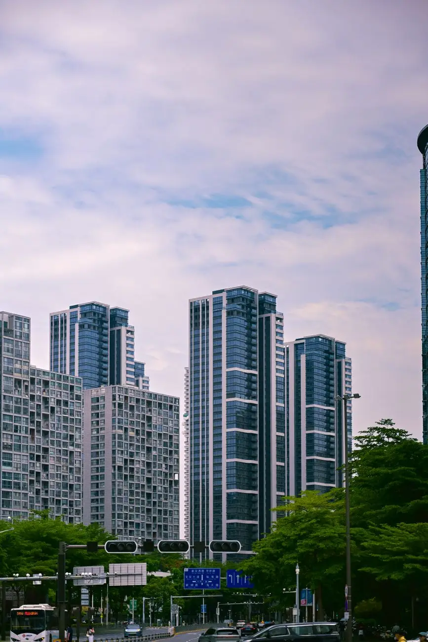 汽车服务平台开发中的技术架构设计与实现路径解析